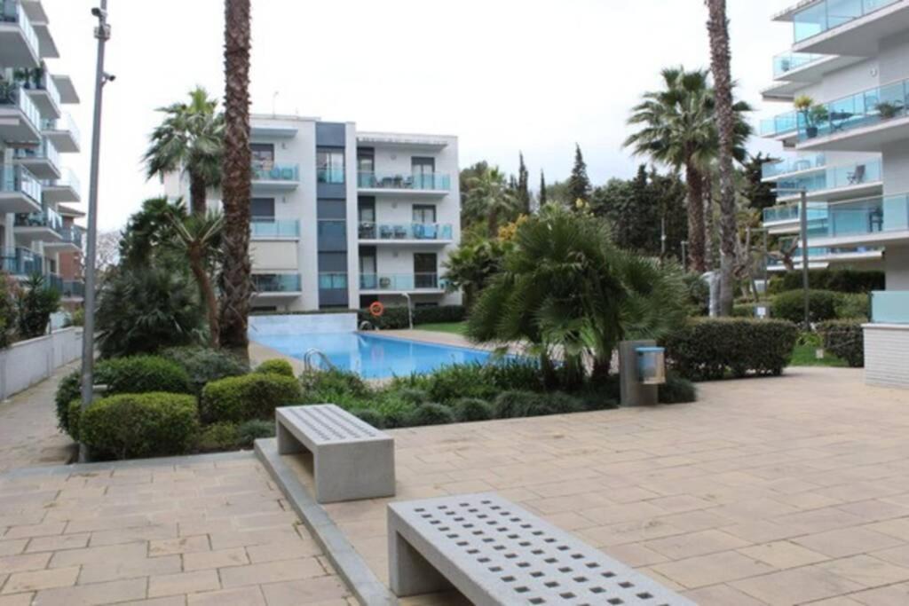 Apartamento Con Piscina Y Parking En Lloret De Mar Apartment Bagian luar foto