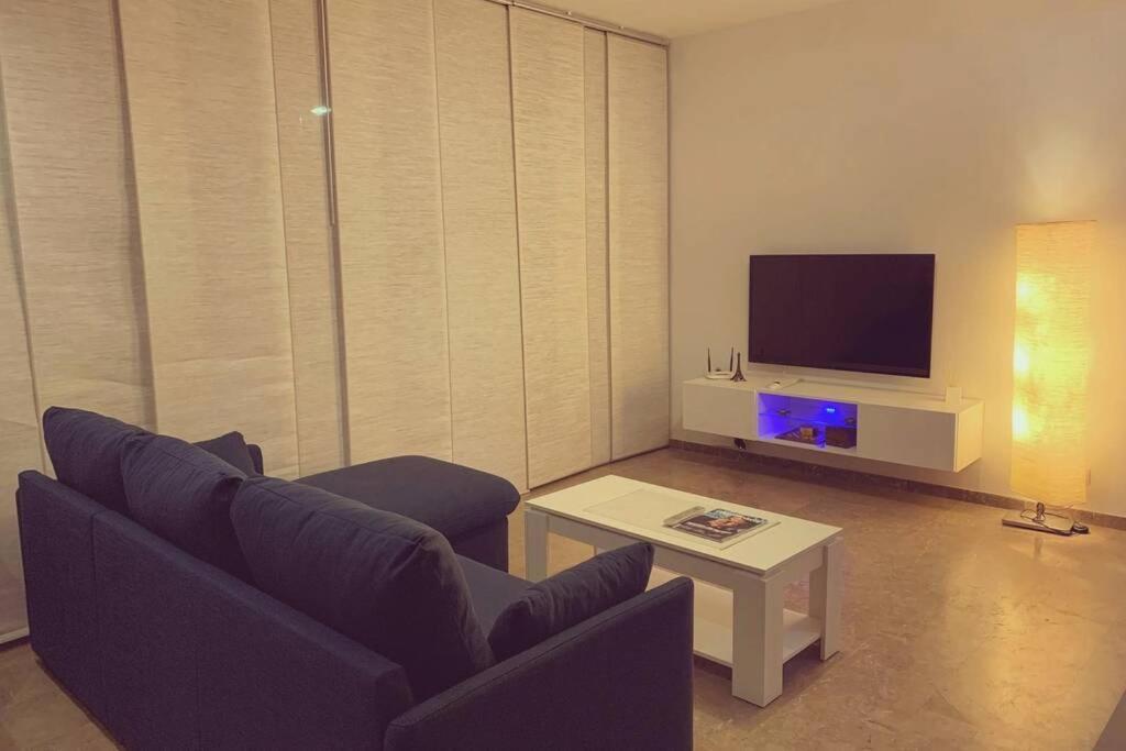 Apartamento Con Piscina Y Parking En Lloret De Mar Apartment Bagian luar foto