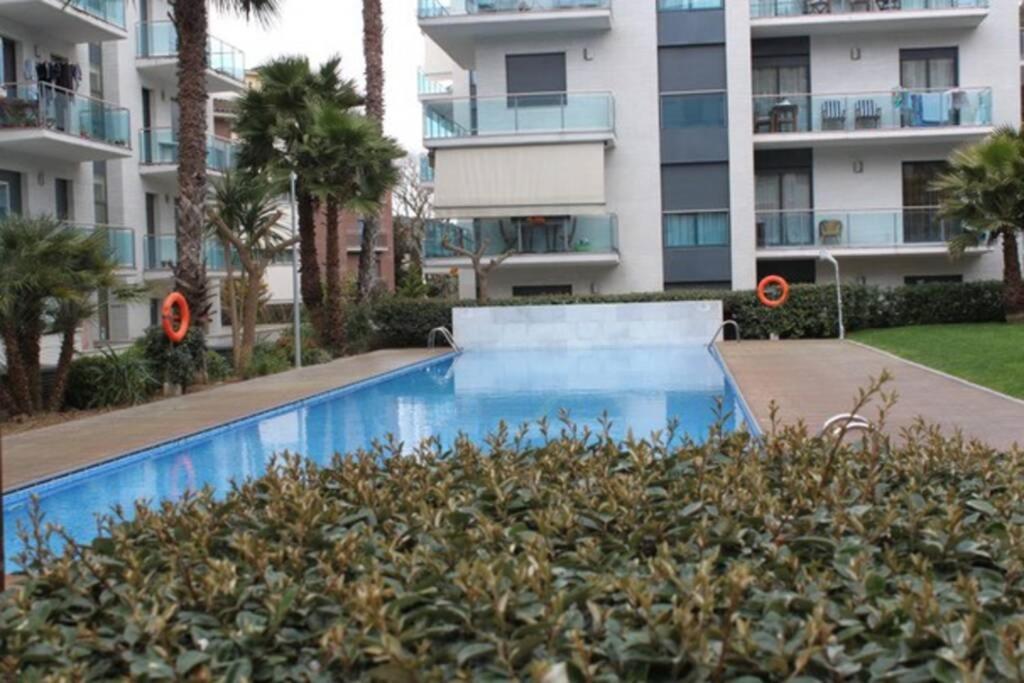 Apartamento Con Piscina Y Parking En Lloret De Mar Apartment Bagian luar foto