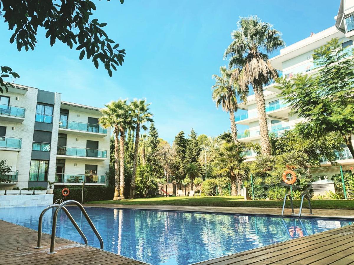 Apartamento Con Piscina Y Parking En Lloret De Mar Apartment Bagian luar foto