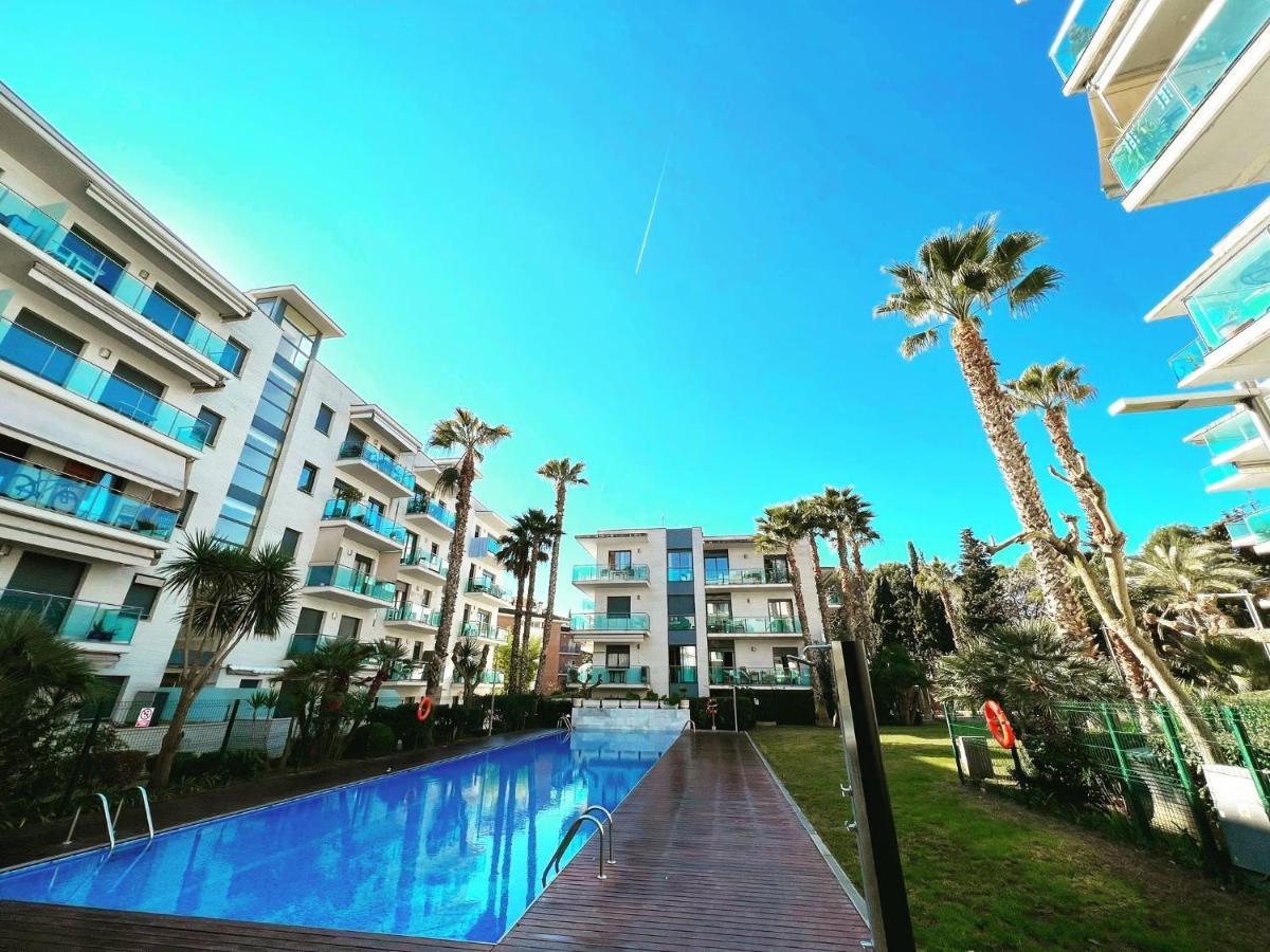 Apartamento Con Piscina Y Parking En Lloret De Mar Apartment Bagian luar foto