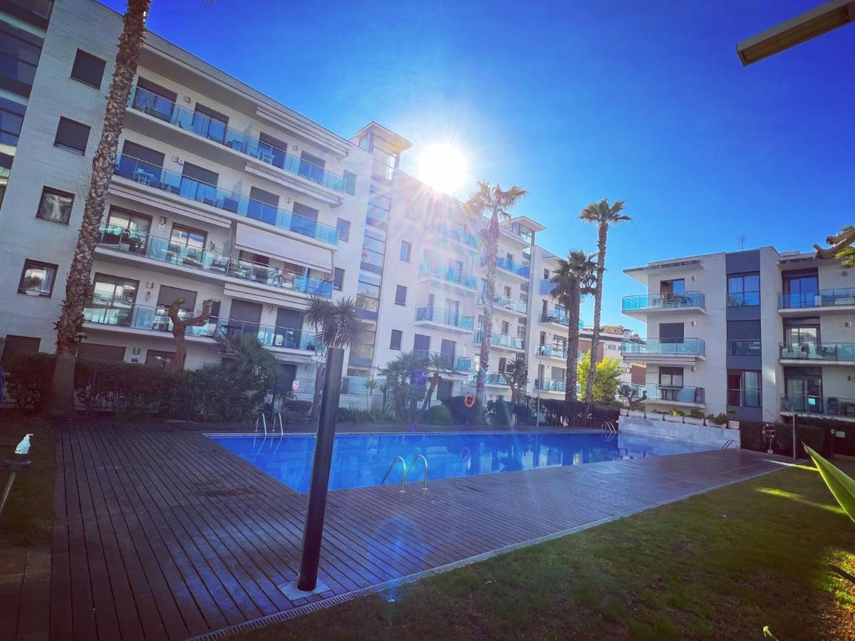 Apartamento Con Piscina Y Parking En Lloret De Mar Apartment Bagian luar foto